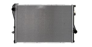 Радиатор воден  BMW 5 (E39), 7 (E38) 2.0-5.4 /03.94-12.03/ NISSENS NIS 60752A
