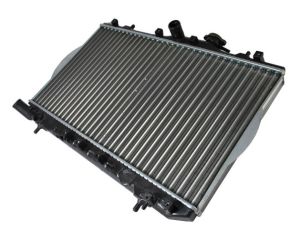 Радиатор на двигателя (ръчна скоростна кутия с климатик)  HYUNDAI  ACCENT I 1.3/1.5  THERMOTEC  D70503TT